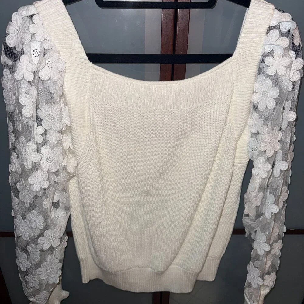 "French Connection" -Juri Mozart Caballo Womens Floral Lace Sleeve Sweater - Picture 3 of 6
